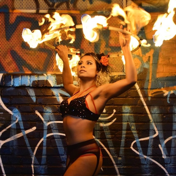 Meet your Posher ππ ππππ - Picture 3 of 4